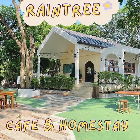 Rain Tree Cafe & Homestay Uthai Thani Eksteriør billede
