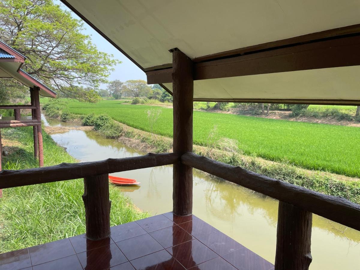 Rain Tree Cafe & Homestay Uthai Thani Eksteriør billede