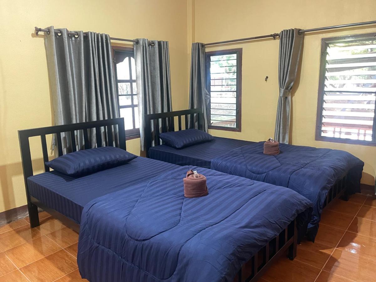Rain Tree Cafe & Homestay Uthai Thani Eksteriør billede