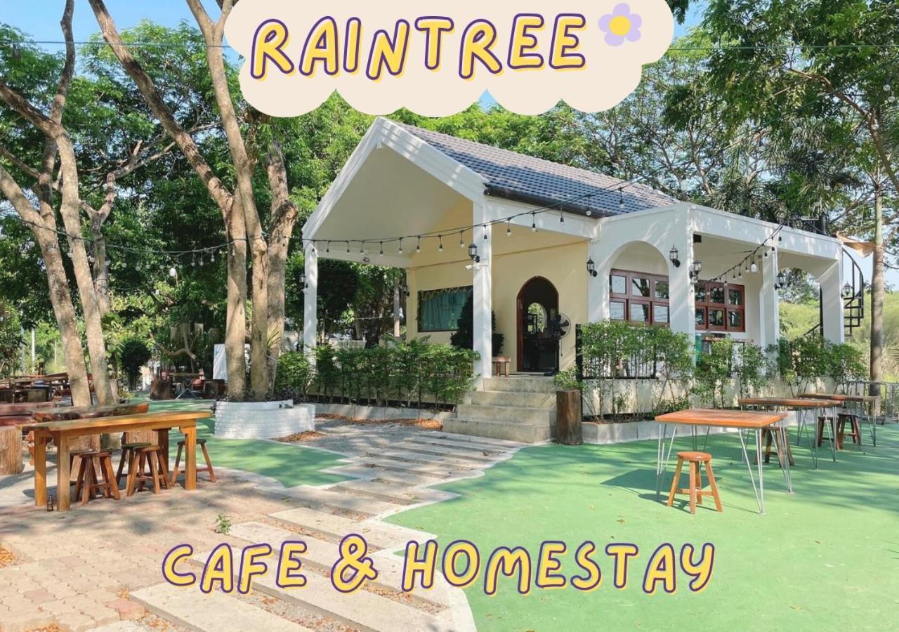 Rain Tree Cafe & Homestay Uthai Thani Eksteriør billede